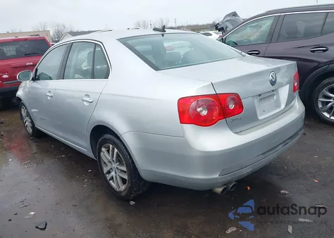 2006 Volkswagen Jetta 2.5 from USA, damaged, VIN 3VWDF71K46M680318